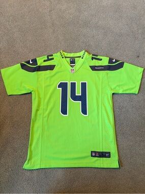Nike NFL Seattle Seahawks DK Metcalf Neon Green Jersey 

Youth/Kids Boys Size L